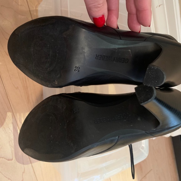 Gerry Weber Size 38 Black Bootie - Picture 2 of 3